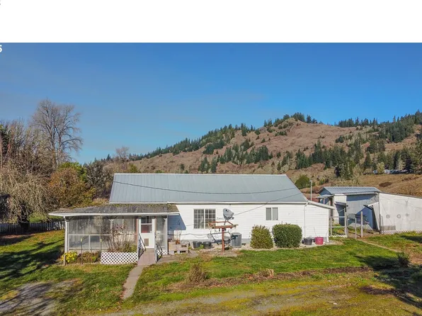 49801 Highway 242, Broadbent, OR 97414