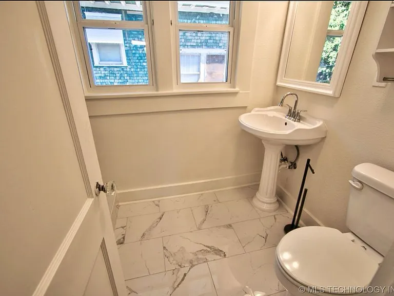 2310 Boston St — Photo 17