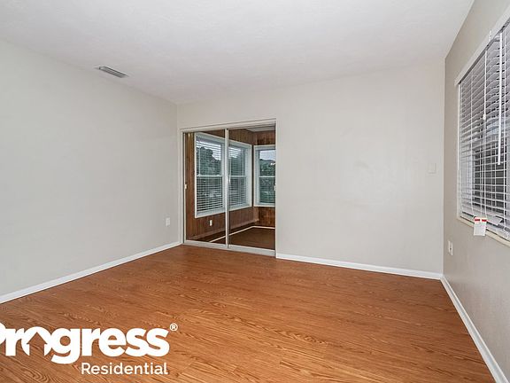 4th image of 3241 New England St