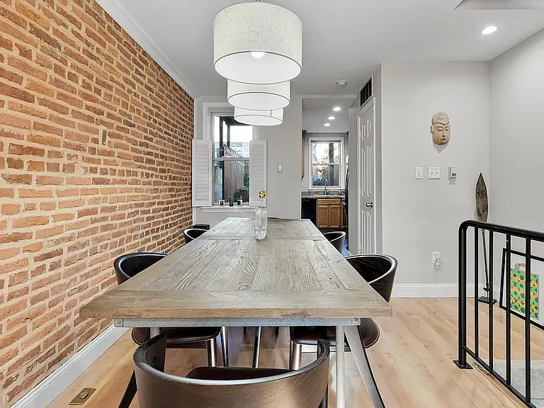 827 S Curley St — Photo 5