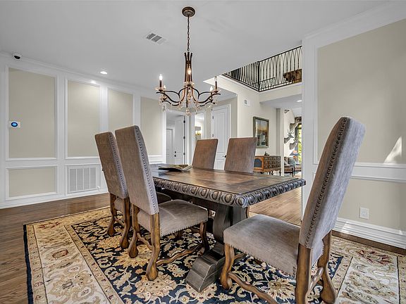 4th image of 20 Sugarberry Cir