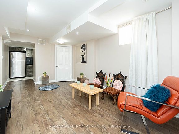 3rd image of 3847 Althorpe Cir