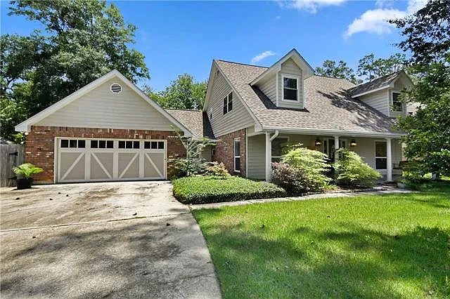 4 bed, 3.0 bath, 2683 sqft, $3,200 — Photo 2