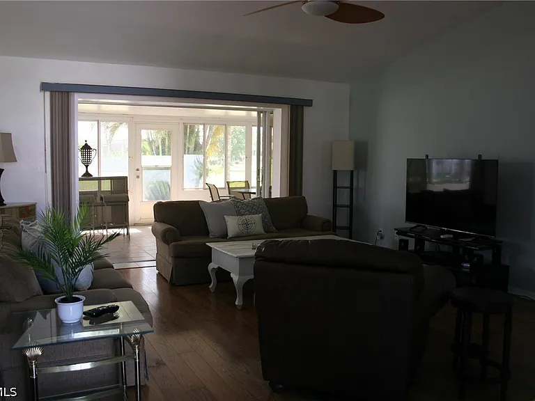 2300 Valparaiso Blvd — Photo 4