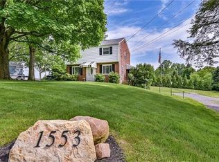 1553 Crestview Dr, Pittsburgh, PA 15237