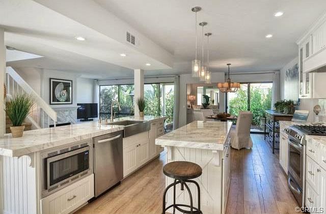 1st image of 2 Canyon Ln