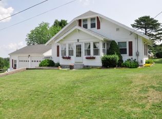 21 Maniton Dr, Portsmouth, RI 02871