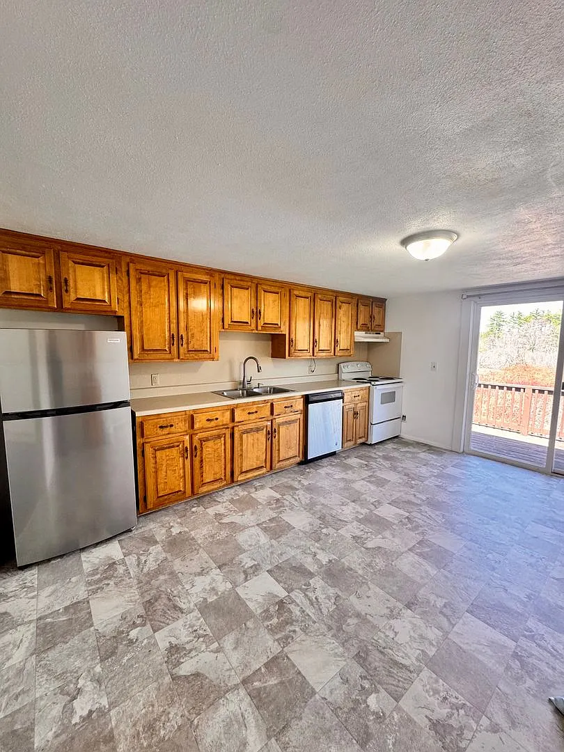 7 Rocky Hill Rd — Photo 1