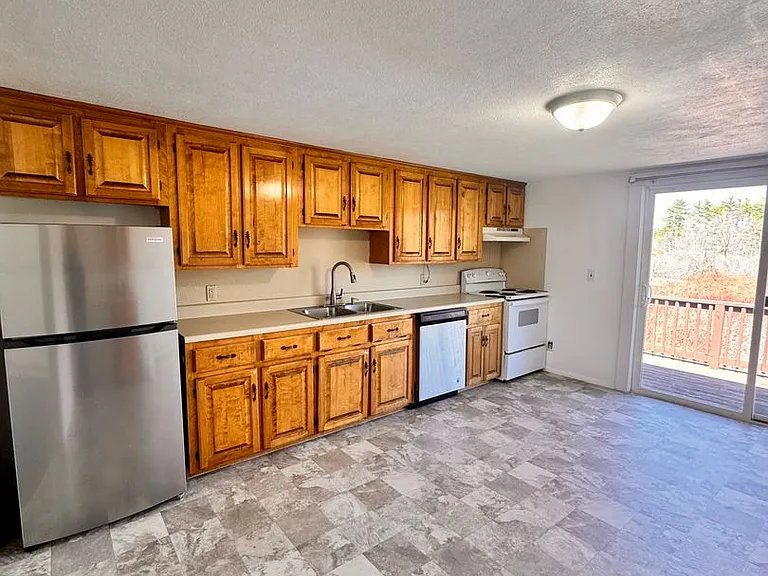 7 Rocky Hill Rd — Photo 1
