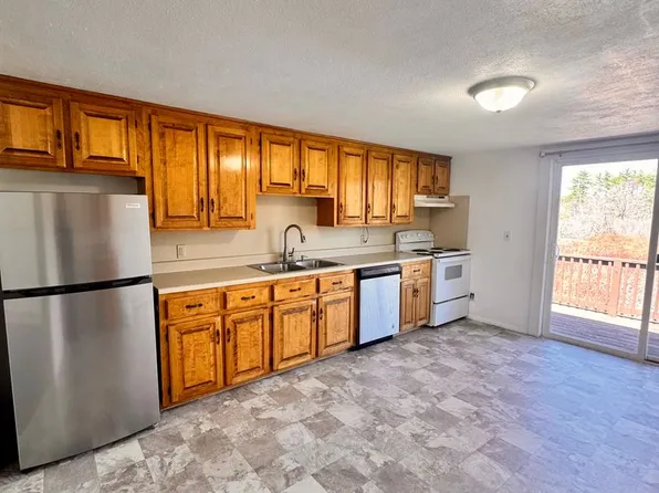 7 Rocky Hill Rd, Somersworth, NH 03878