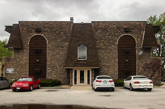 1st image of 18340 Glen Oak Ave APT 1H