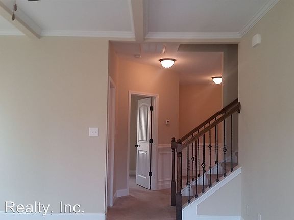 5th image of 3337 N Henderson Way