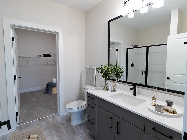 District at Riverside Apartments — Photo 56
