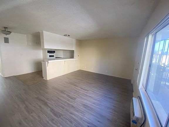 2nd image of 7155 Hawthorn Ave APT 9