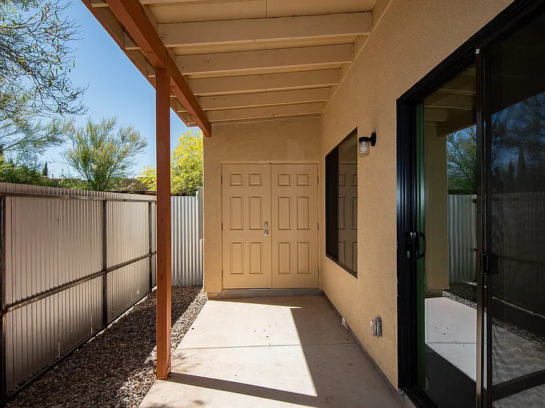 263 W Glenn St — Photo 13