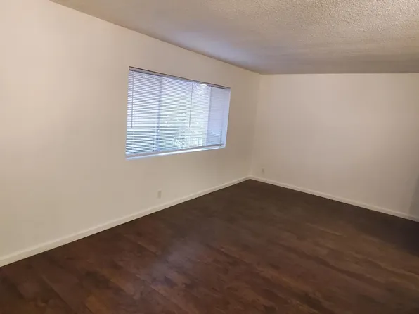 330 W Queen St, Inglewood, CA 90301