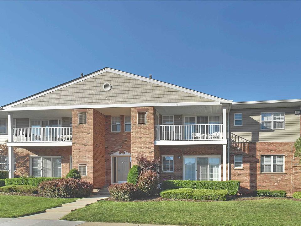 1st image of 60 Westwood Dr APT 67
