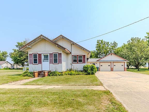 2nd image of 215 2nd Ave