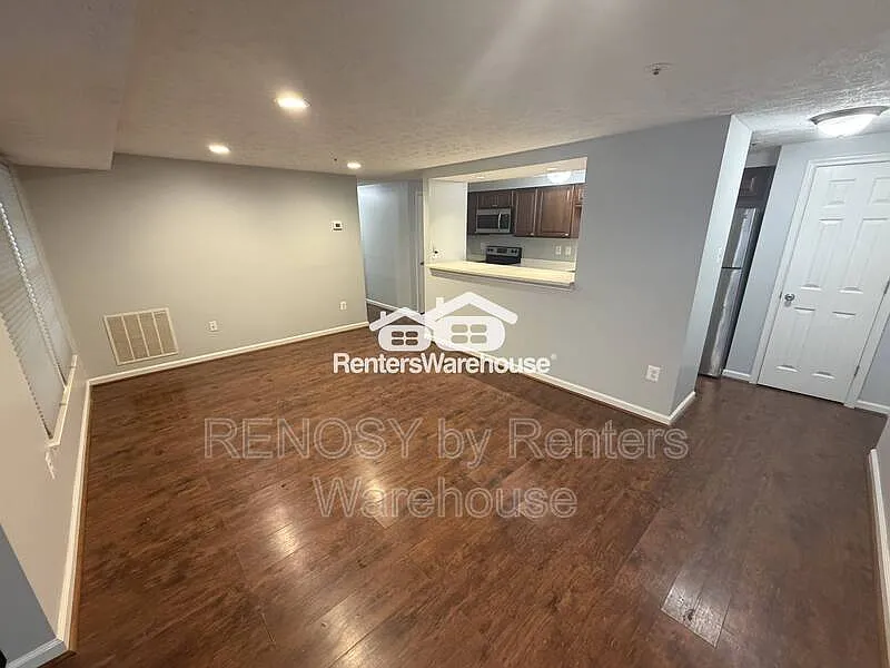 2 bed, 1.0 bath, 1000 sqft, $1,650 — Photo 3