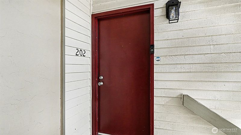 4th image of 830 Kirkland Way #202