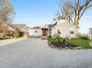 29495 E River Rd, Grosse Ile, MI 48138
