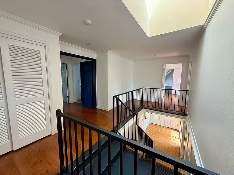 17417 SE 46th Pl — Photo 17