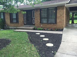 431 Woodcliff Manor Rd, Saint Charles, MO 63303