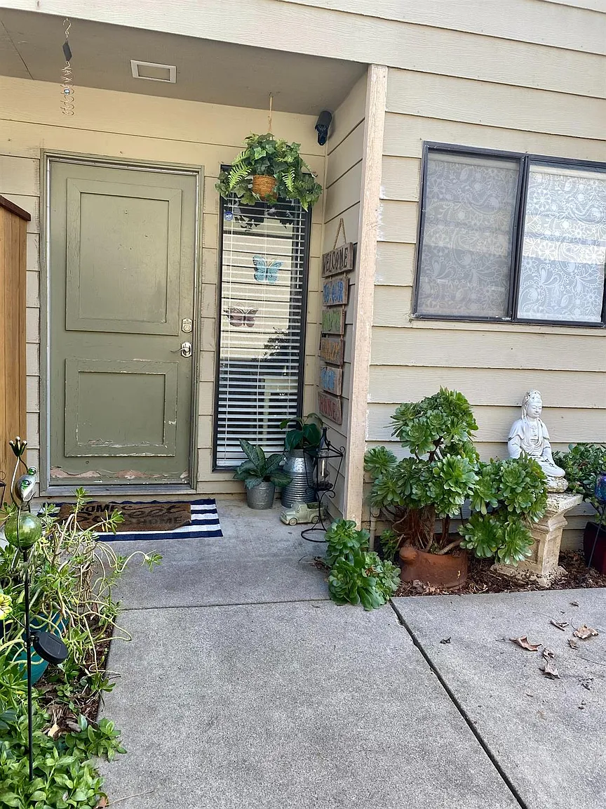 750 Lincoln Rd APT 7 photo 1