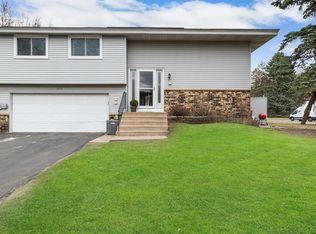 1675 Hickory Hill Dr, Saint Paul, MN 55122