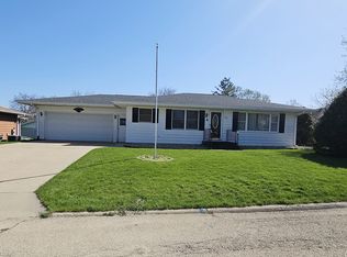 401 E Park St, Morrison, IL 61270