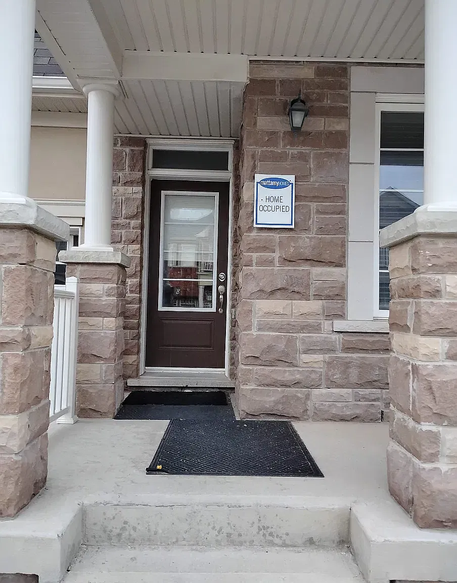 4 bed, 2.5 bath, 2072 sqft, $3,000 — Photo 2