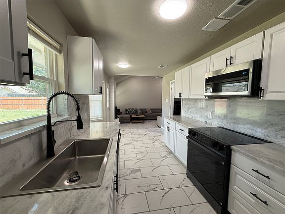 5th image of 109 Colony Dr