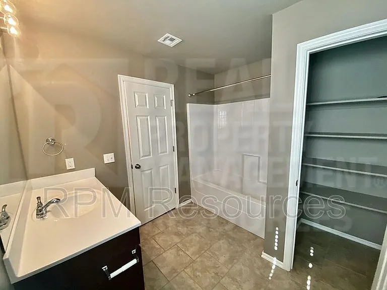 2932 Cider Mill Ln — Photo 14