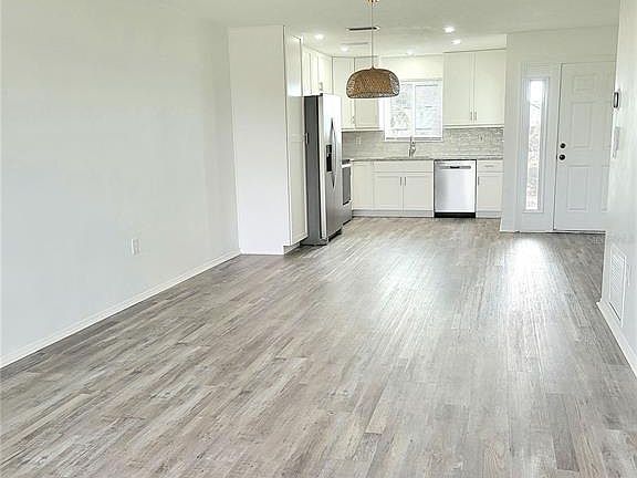 3rd image of 957 SANDPIPER CIRCLE #0