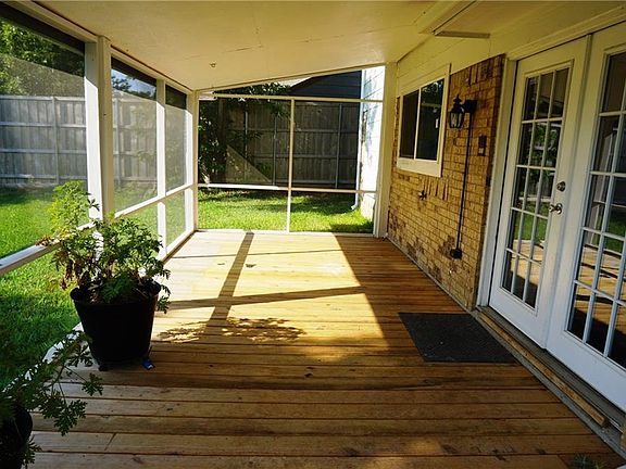 2nd image of 2226 Country Oaks Dr