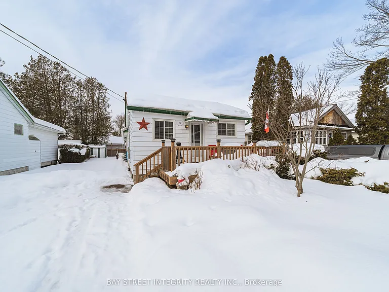74 De La Salle Blvd — Photo 41