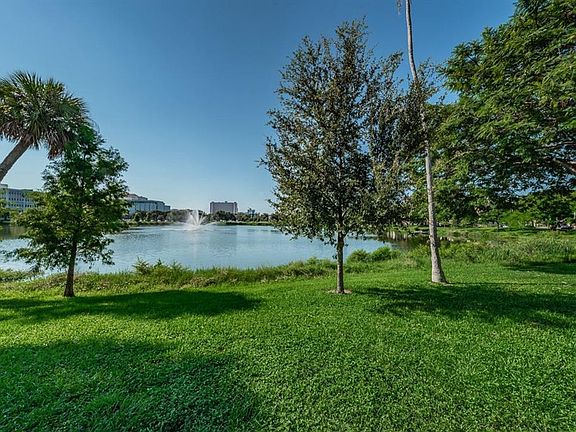 4th image of 701 Mirror Lake Dr N APT 112