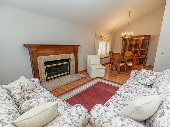 4th image of 7055 Ravenswood Dr