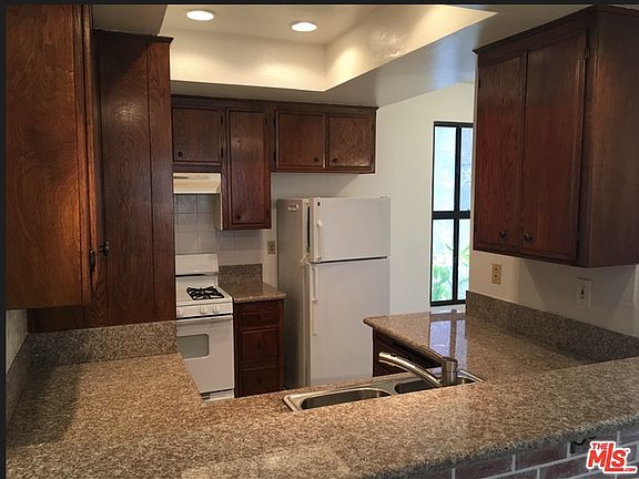 3rd image of 1029 Via De La Paz Unit 126
