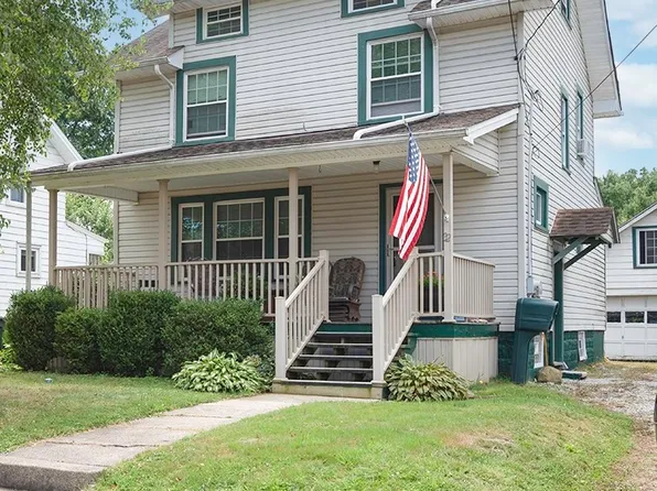 32 Orchard St, Newton Falls, OH 44444