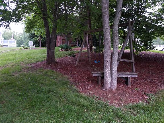 4th image of 537 Woodland Dr