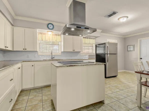 12406 Clyde Babin Rd, Saint Amant, LA 70774