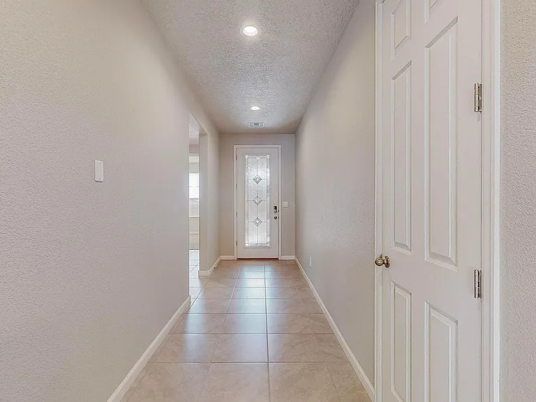 5950 Las Vacas Ct NE — Photo 16