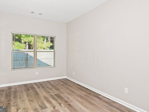 5th image of 3109 Avondale Dr SE
