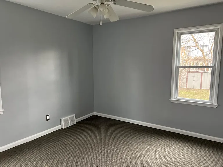 3754 Buckingham Ave — Photo 7