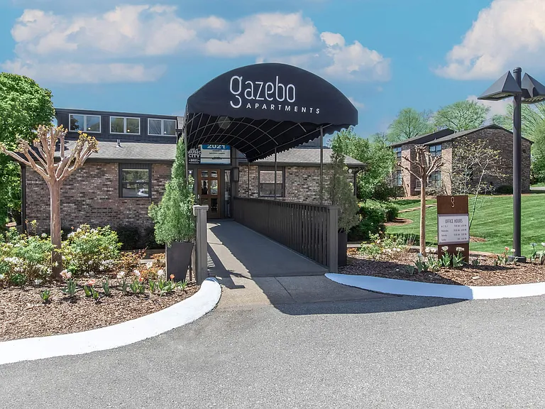 Gazebo Apartments — Photo 40