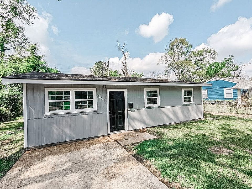 1st image of 209 Dixie Dr