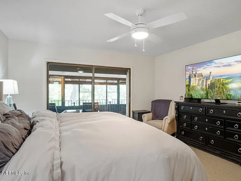 8012 Hollyridge Rd #17U — Photo 10
