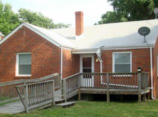 401 Joe Johnson Ave, Colonial Heights, VA 23834