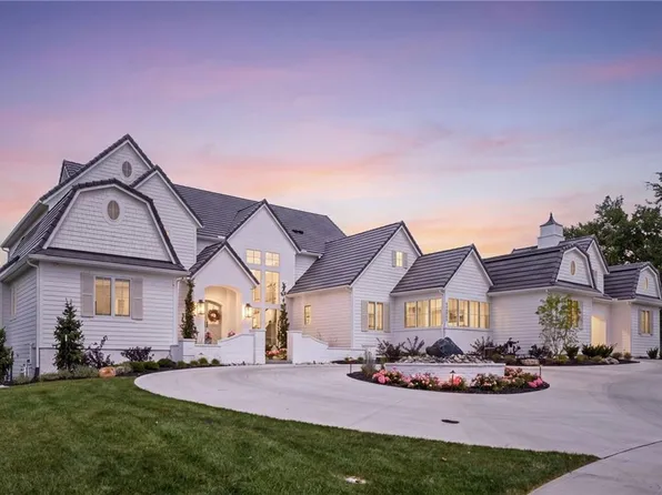 16801 Barton St, Overland Park, KS 66221